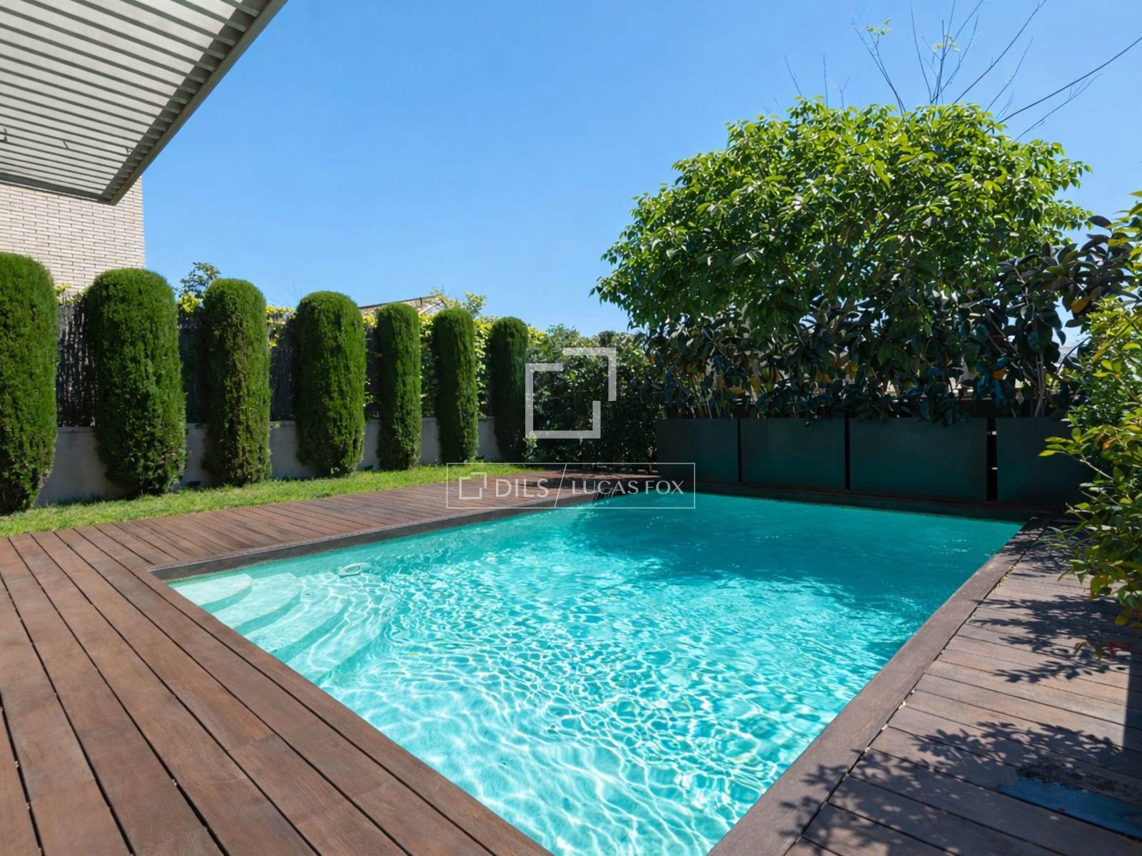 Villa in Vilassar de Dalt, Barcelona, Spain 6 bedrooms, 386 sq.m. No. 166775