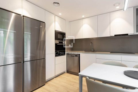 Villa en alquiler en Gavà, Barcelona, España 6 dormitorios, 265 m2 No. 166777 - foto 2