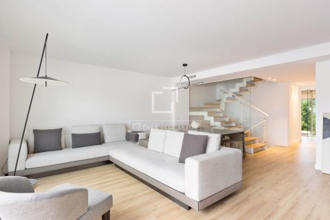 Villa en alquiler en Gavà, Barcelona, España 6 dormitorios, 265 m2 No. 166777 - foto 13