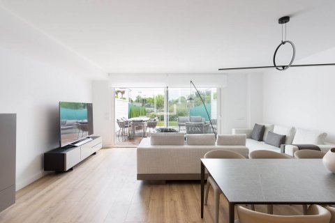 Villa en alquiler en Gavà, Barcelona, España 6 dormitorios, 265 m2 No. 166777 - foto 10
