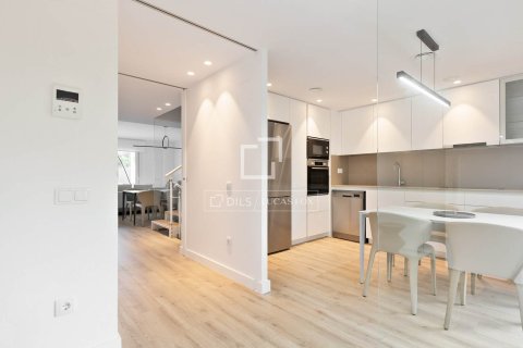 Villa en alquiler en Gavà, Barcelona, España 6 dormitorios, 265 m2 No. 166777 - foto 3