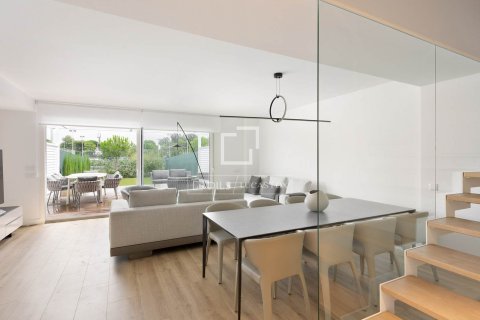 Villa en alquiler en Gavà, Barcelona, España 6 dormitorios, 265 m2 No. 166777 - foto 9