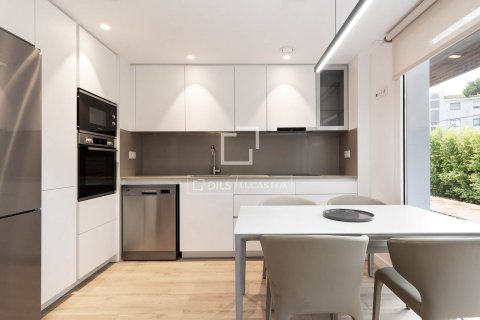 Villa i Gava, Barcelona, Spanien 6 sovrum, 265 kvm. Nr. 166777