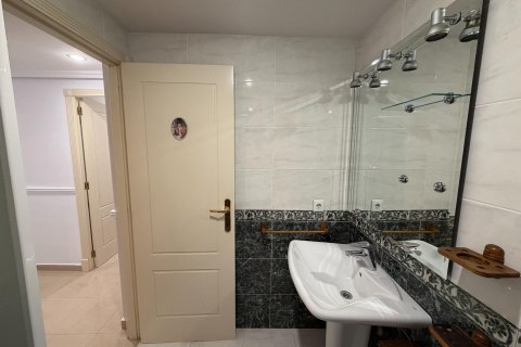 Apartment for sale in Alicante, Spain 2 bedrooms, 136 sq.m. No. 168097 - photo 26