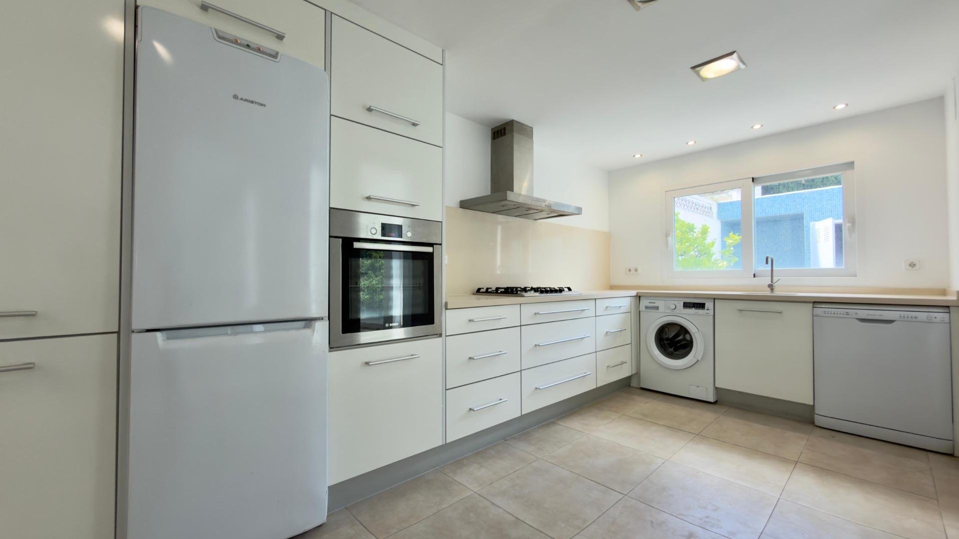 Сasa en Albir, Alicante, España 4 dormitorios, 249 m2 No. 168096