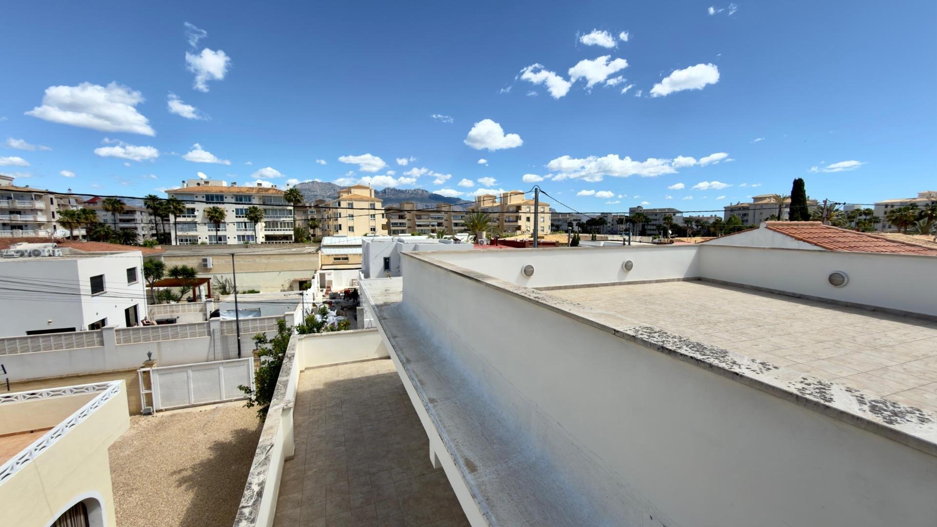 Сasa en Albir, Alicante, España 4 dormitorios, 249 m2 No. 168096