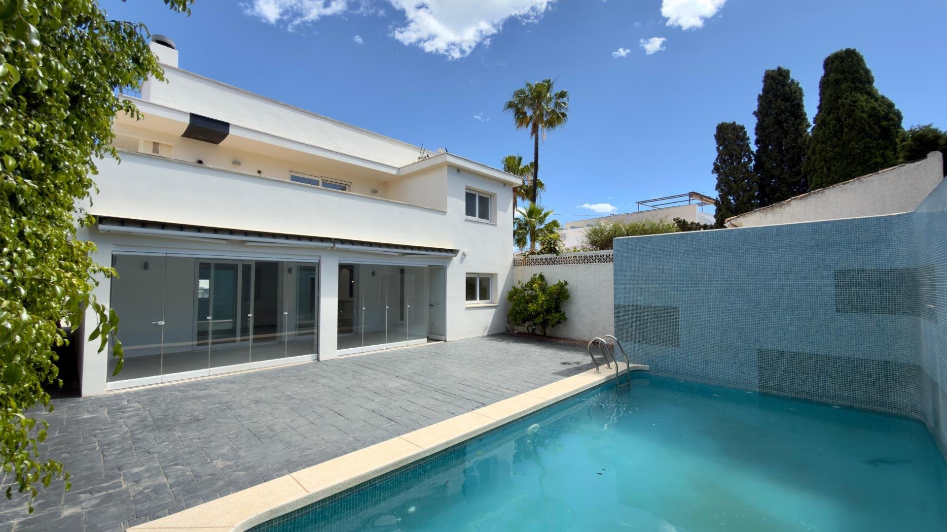 Сasa en Albir, Alicante, España 4 dormitorios, 249 m2 No. 168096