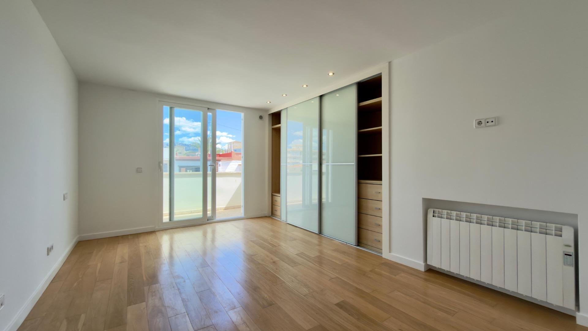 Сasa en Albir, Alicante, España 4 dormitorios, 249 m2 No. 168096