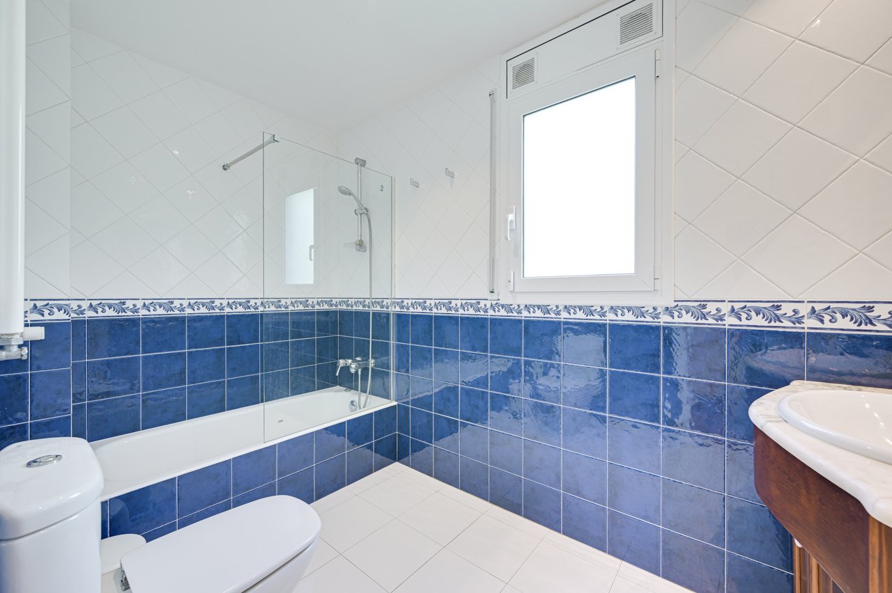 House à Tossa de Mar, Girona, Espagne 5 chambres, 354 m2 No. 168099