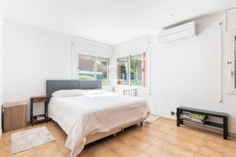 Villa for sale in Bellaterra, Barcelona, Spain 7 bedrooms, 850 sq.m. No. 150845 - photo 17