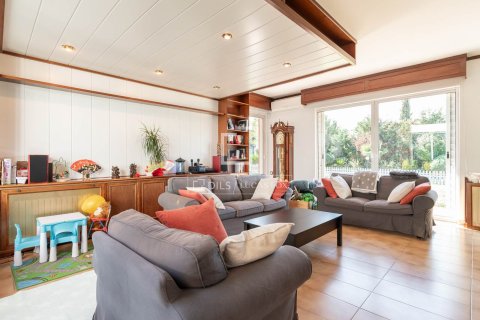 Villa for sale in Bellaterra, Barcelona, Spain 7 bedrooms, 850 sq.m. No. 150845 - photo 6