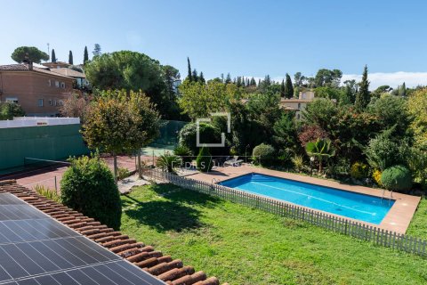 Villa for sale in Bellaterra, Barcelona, Spain 7 bedrooms, 850 sq.m. No. 150845 - photo 1