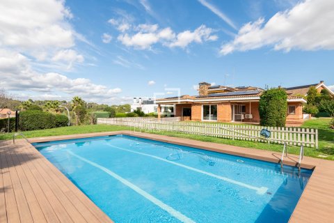 Villa for sale in Bellaterra, Barcelona, Spain 7 bedrooms, 850 sq.m. No. 150845 - photo 2