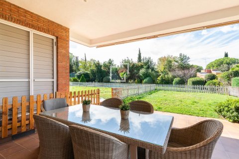 Villa for sale in Bellaterra, Barcelona, Spain 7 bedrooms, 850 sq.m. No. 150845 - photo 4