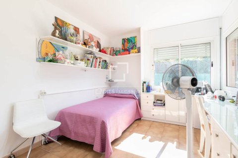 Villa for sale in Bellaterra, Barcelona, Spain 7 bedrooms, 850 sq.m. No. 150845 - photo 20