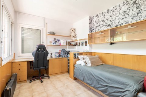 Villa for sale in Bellaterra, Barcelona, Spain 7 bedrooms, 850 sq.m. No. 150845 - photo 23