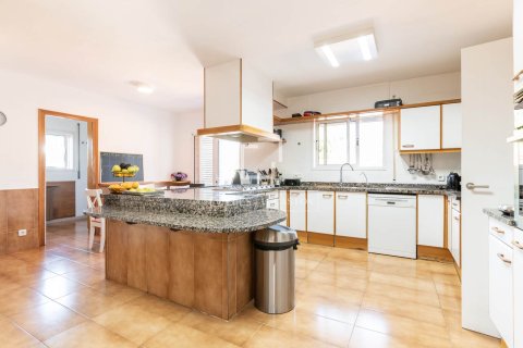 Villa for sale in Bellaterra, Barcelona, Spain 7 bedrooms, 850 sq.m. No. 150845 - photo 12