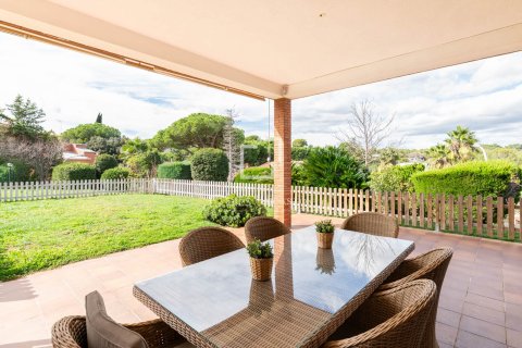 Villa for sale in Bellaterra, Barcelona, Spain 7 bedrooms, 850 sq.m. No. 150845 - photo 9