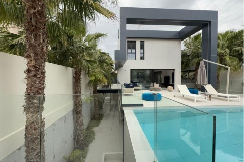 Villa pārdošanā El Campello, Alicante, Spānijā 5 istabas,  Nr. 180881 - attēls 3