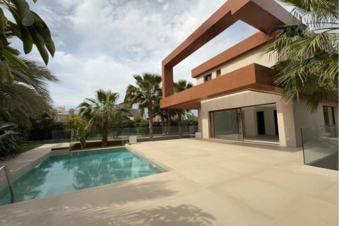 Villa in El Campello, Alicante, Spain 5 bedrooms, No. 180880