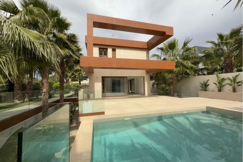 Villa for sale in El Campello, Alicante, Spain 5 bedrooms,  No. 180880 - photo 2