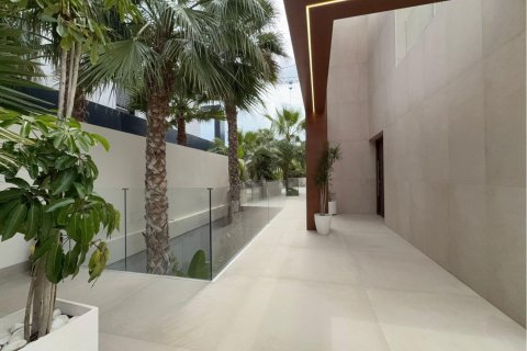 Villa for sale in El Campello, Alicante, Spain 5 bedrooms,  No. 180880 - photo 7