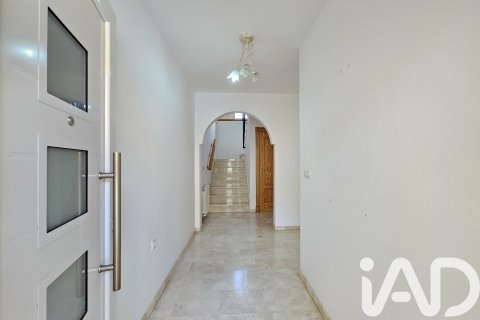 Radhus till salu i Alhendin, Granada, Spanien 3 sovrum, 211 kvm. Nr. 173132 - foto 6