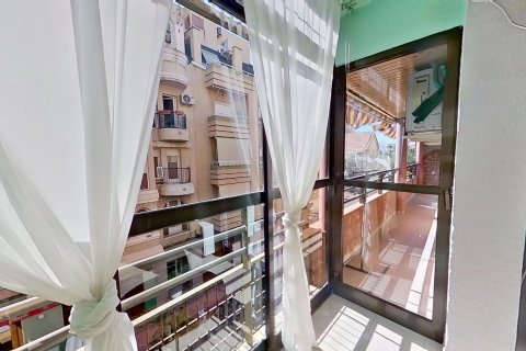 Продажа квартиры в Торревьеха, Аликанте, Испания 4 спальни, 117м2 №177813 - фото 11