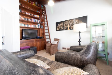 Casa adosada en venta en Puerto De Sagunto, València, España 4 dormitorios, 204 m2 No. 149686 - foto 2