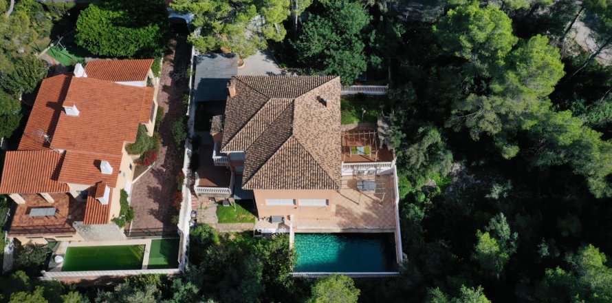 Villa en Alzira, València, España 6 dormitorios, 206 m2 No. 149682