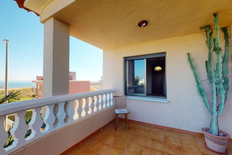 Casa adosada en venta en Xeraco, València, España 4 dormitorios, 225 m2 No. 149684 - foto 2