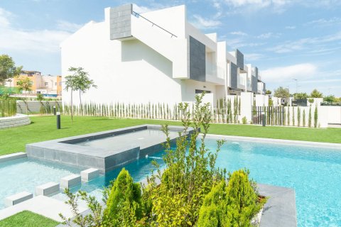 Attico a Torrevieja, Alicante, Spagna 3 camere da letto, 75 mq. N° 155355