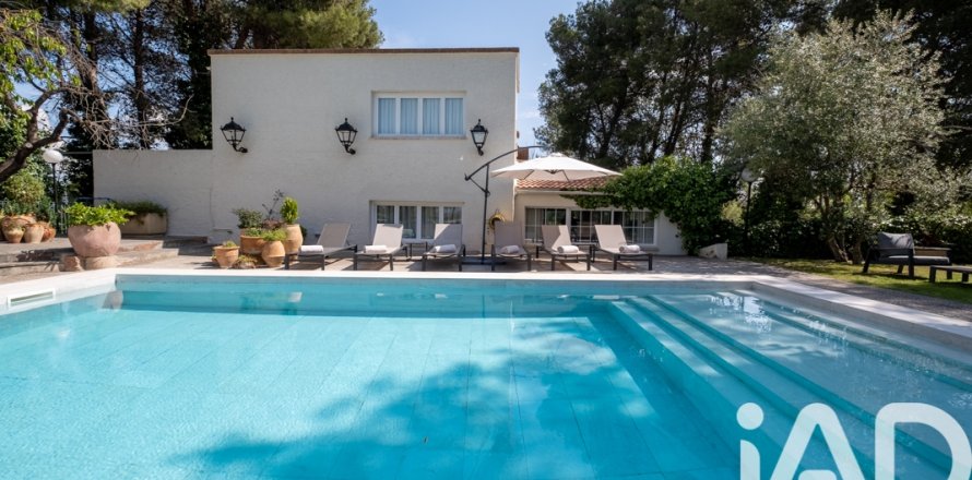 Casa a Alcoletge, Lleida, Spagna 3 camere da letto, 953 mq. N° 173049