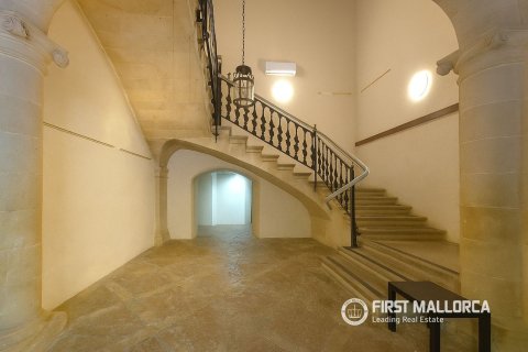 Kaupunkipientalo myytävänä Llucmajor, Mallorca, Espanja, 4 makuuhuonetta, 241 m2 No. 144682 - kuva 4