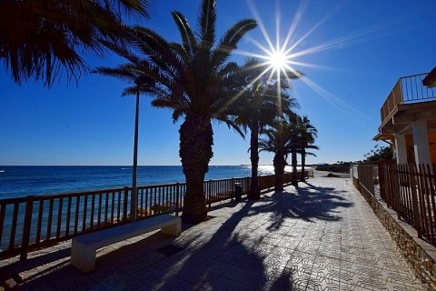 Villa for sale Alicante, Spain 2 bedrooms, 86 sq.m. No. 111181 - photo 2