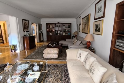 Apartment for rent Madrid, Spain 3 bedrooms, 250 sq.m. No. 107317 - photo 18