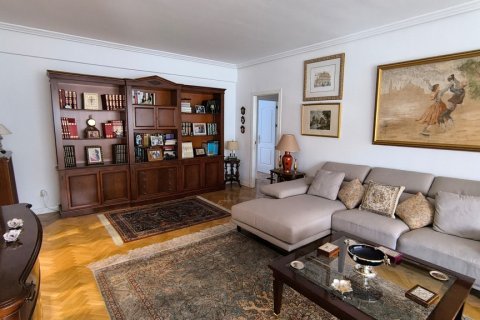 Apartment for rent Madrid, Spain 3 bedrooms, 250 sq.m. No. 107317 - photo 19