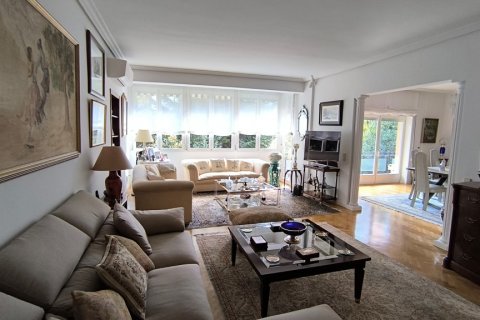 Apartment for rent Madrid, Spain 3 bedrooms, 250 sq.m. No. 107317 - photo 11