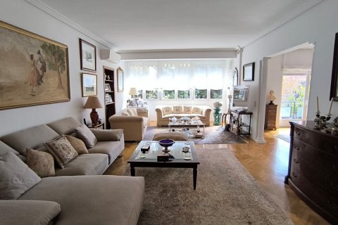 Apartment for rent Madrid, Spain 3 bedrooms, 250 sq.m. No. 107317 - photo 12