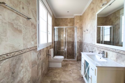 Villa for sale in Cabo Roig, Alicante, Spain 6 bedrooms, 500 sq.m. No. 149188 - photo 17