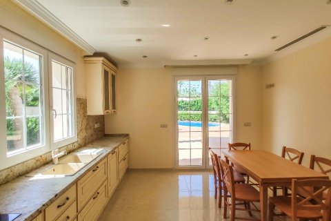 Villa for sale in Cabo Roig, Alicante, Spain 6 bedrooms, 500 sq.m. No. 149188 - photo 13