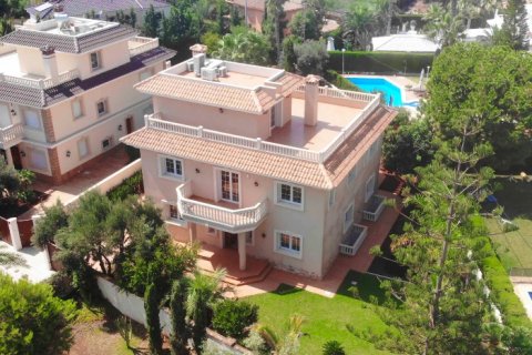 Villa en Cabo Roig, Alicante, España 6 dormitorios, 500 m2 No. 149188