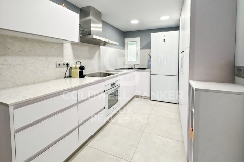 Paritalo myytävänä L'Escala, Girona, Espanja, 4 makuuhuonetta, 118 m2 No. 157905 - kuva 5