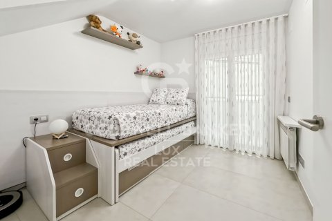Paritalo myytävänä L'Escala, Girona, Espanja, 4 makuuhuonetta, 118 m2 No. 157905 - kuva 10