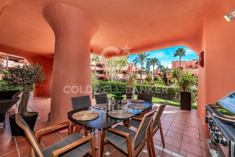 Apartamento en venta en Estepona, Málaga, España 3 dormitorios, 179 m2 No. 157902 - foto 3