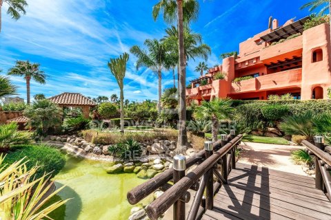 Apartamento en venta en Estepona, Málaga, España 3 dormitorios, 179 m2 No. 157902 - foto 9