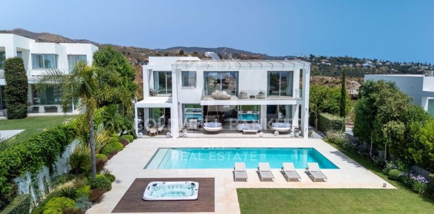 Willa w Marbella, Malaga, Hiszpania 5 sypialni, 592 mkw. nr 157900