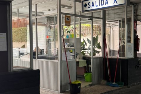 Autotallit myytävänä Madrid, Espanja , No. 185128 - kuva 5