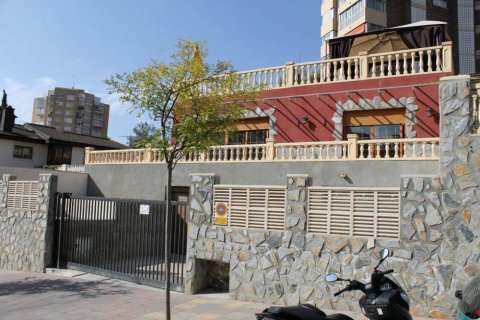 Продажа виллы Бенидорм, Аликанте, Испания 9 спален, 430м2 №118937 - фото 24