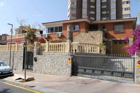 Продажа виллы Бенидорм, Аликанте, Испания 9 спален, 430м2 №118937 - фото 18